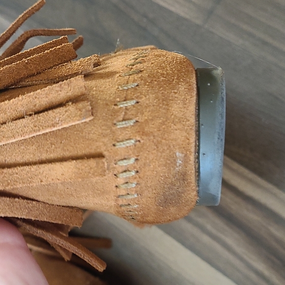 EUC Minnetonka fringe boots - Picture 14 of 16